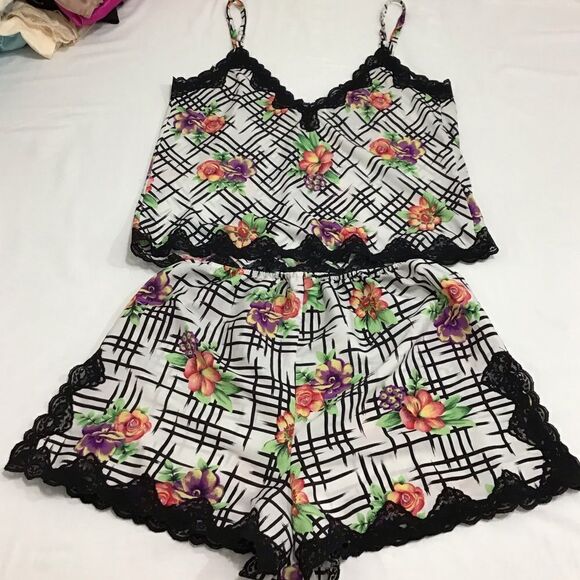 Victoria’s Secret Gold Label 2-Piece Floral Print Pajama Set Vintage Size S - Picture 11 of 11